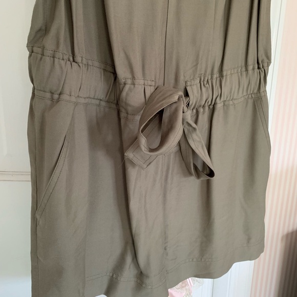 NWOT Banana Republic Green Romper - Picture 3 of 6